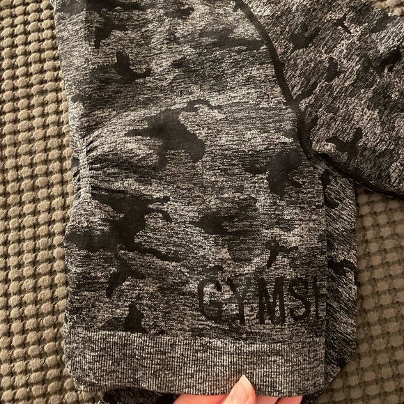 Gymshark Adapt Black Camo Top - Picture 6 of 7